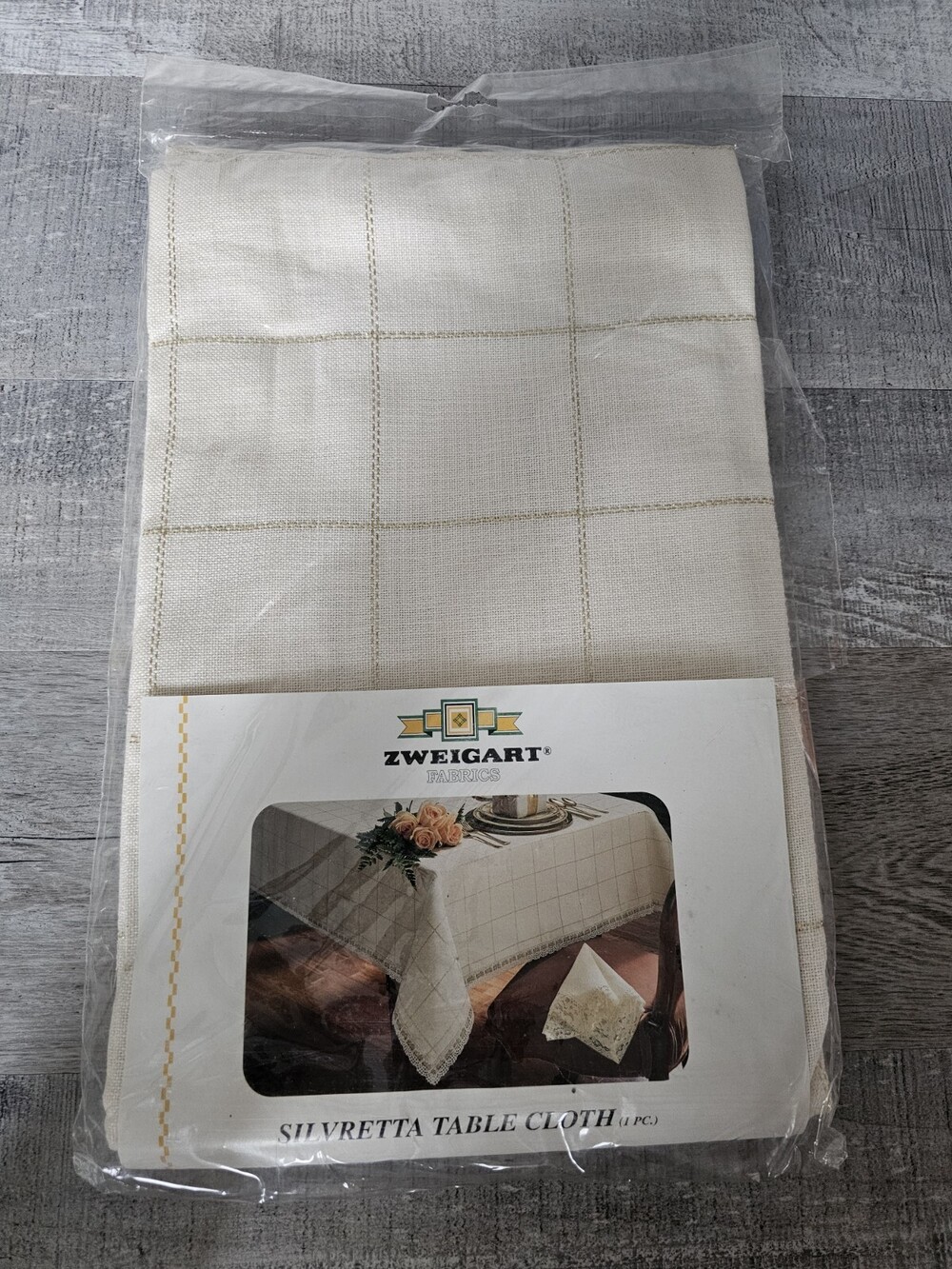 Zweigart Tablecloth Silvretta Needlework Fabric 28 Ct New Vtg 55x55 Sq 241e